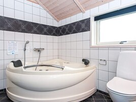 House | Spa treatment