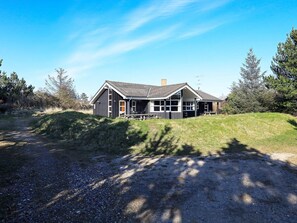 Exterior - Ideal Holiday Home in Hirtshals Denmark With Whirlpool (Hirtshals)
