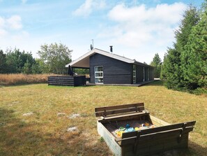 Children's area - 4 Star Holiday Home in Albaek (Aalbaek)
