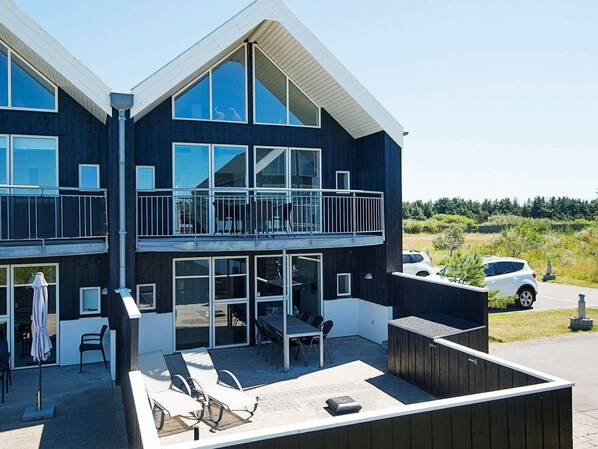 Exterior - Pleasing Holiday Home in Jutland Denmark With Whirlpool (Lokken)