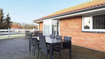 House | Outdoor dining