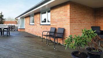 House | Outdoor dining