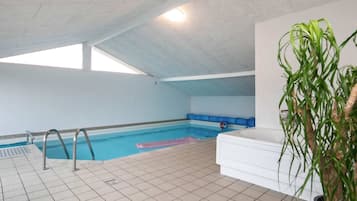 Hus | Pool | Indendørs pool, udendørs pool