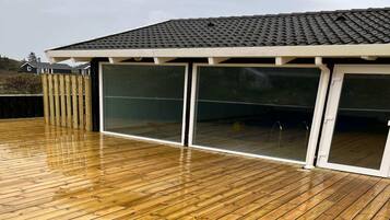 المنشأة من الخارج