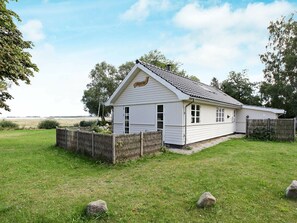 Exterior - Comfortable Holiday Home for in Holbaek With Whirlpool (Orø)