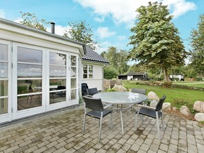Balcony - Comfortable Holiday Home for in Holbaek With Whirlpool (Orø)