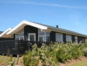 Exterior - Spacious Holiday Home in Tranekaer With Terrace (Tranekaer)