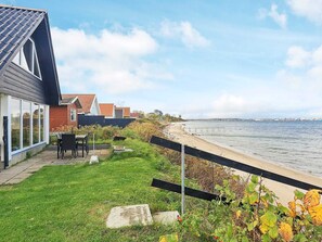 House | Water view
