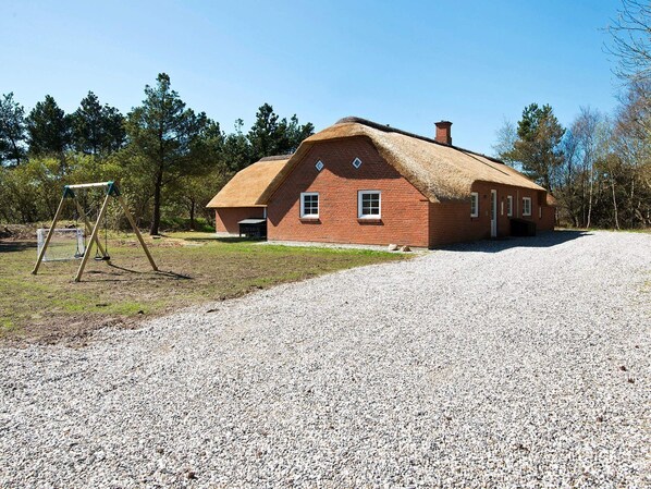 Exterior - Luxurious Cabin With Pool in Ringkøbing (Ringkobing)