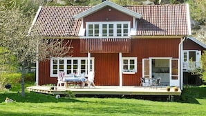 Exterior - 10 Person Holiday Home in Skärhamn (Roennaeng)