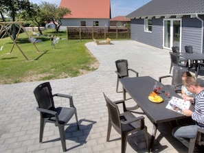 Outdoor dining - 5 Star Holiday Home in Bagenkop (Sydlangeland)