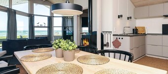 Luring Holiday Home in Poljana With Sea Nearby