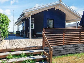 House | Water view - Luring Holiday Home in Poljana With Sea Nearby (Otterup)