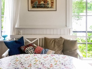1 bedroom, individually furnished