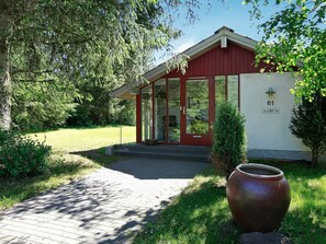 Exterior - Secluded Holiday Home in Fårvang With Pool (Farvang)