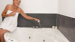 Spa treatment - Pleasant Holiday Home in Hals With Whirlpool (Hals)