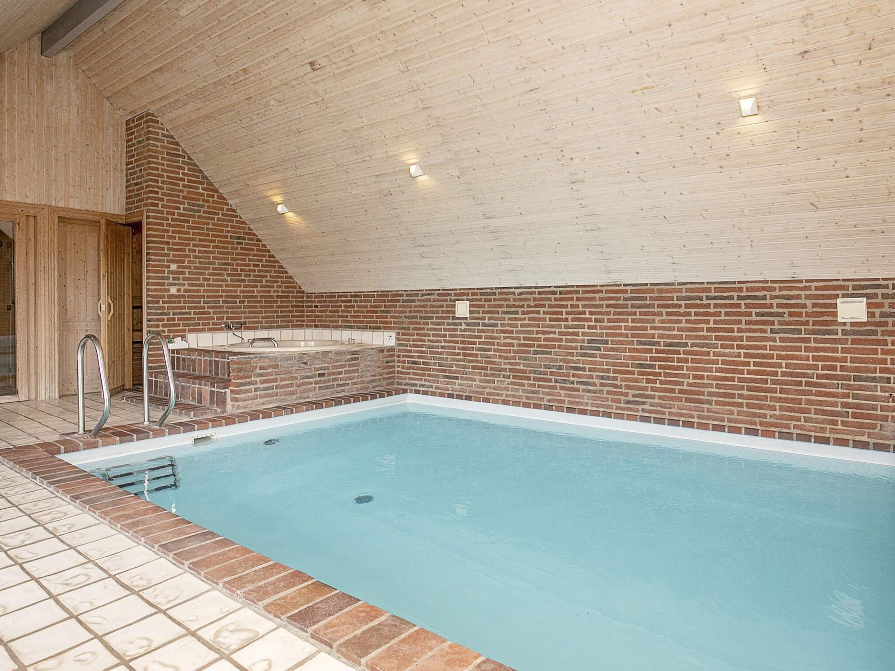 House | Pool