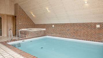 House | Pool