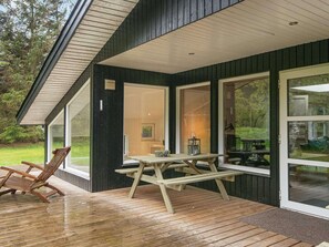 House | Outdoor dining - 6 Person Holiday Home in Blavand (Blavand)