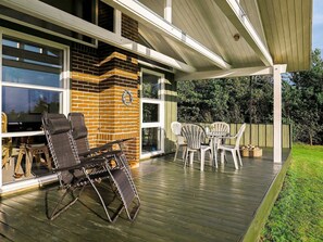Balcony - Balmy Holiday Home in Jutland With Terrace (Logstor)