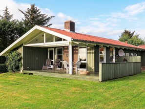 House | Exterior - Balmy Holiday Home in Jutland With Terrace (Logstor)