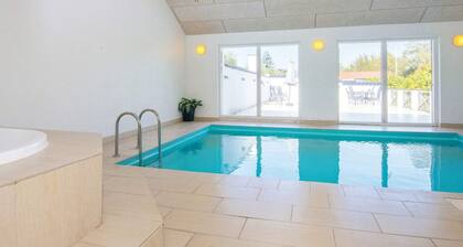 10 Person Holiday Home in Grenaa-by Traum