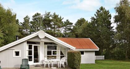 Quiet Holiday Home in Rodby near Sea