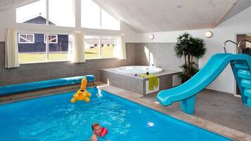 Ferienhaus | Pool | Innenpool, AuĂenpool