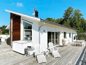 House | Exterior - Holiday Home in Stjärnhov (Stjarnhov)