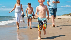 Apartment | Beach - 4 Person Holiday Home in Blavand (Blavand)