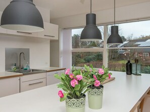 House | Interior - Gorgeous Holiday Home in Ebeltoft with Hot Tub (Ebeltoft)