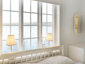 Huis | 2 slaapkamers, individueel gemeubileerd, beddengoed