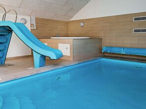 Casa | Alberca | Alberca techada y alberca al aire libre