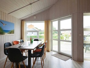 Dining - Holiday Home in GrÃ¶mmitz (Groemitz)