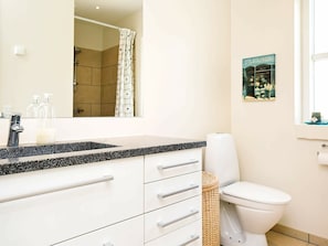 Bathroom - Luxurious Holiday Home in Højby With Indoor Whirlpool (Nykobing Sjaelland)