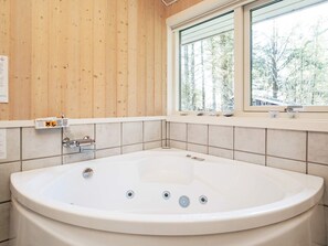 House | Spa treatment - 8 Person Holiday Home in Lokken (Lokken)