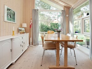 Dining - Modern Holiday Home in Gørlev With Terrace (Gørlev)