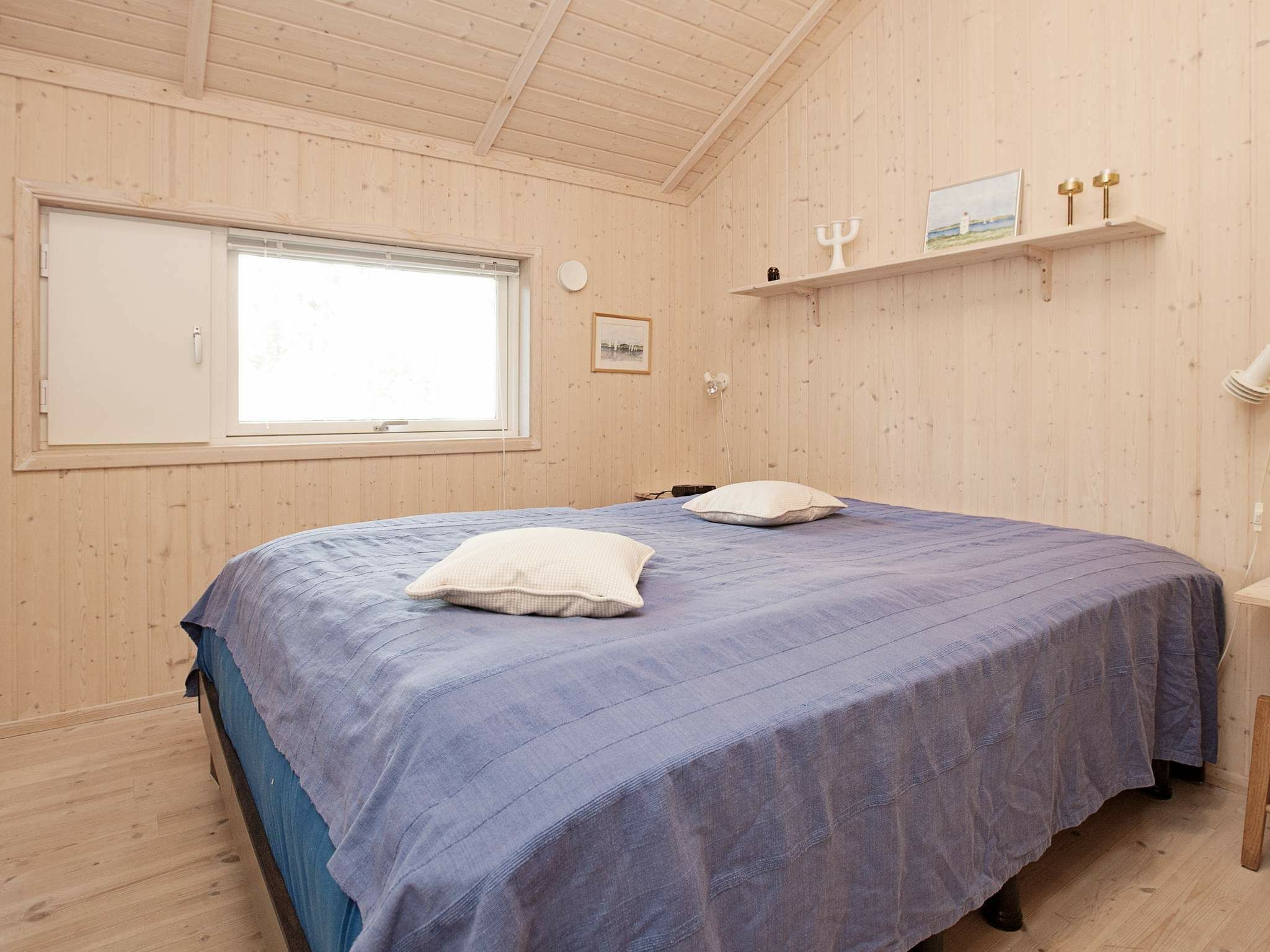 2 bedrooms, cots/infant beds