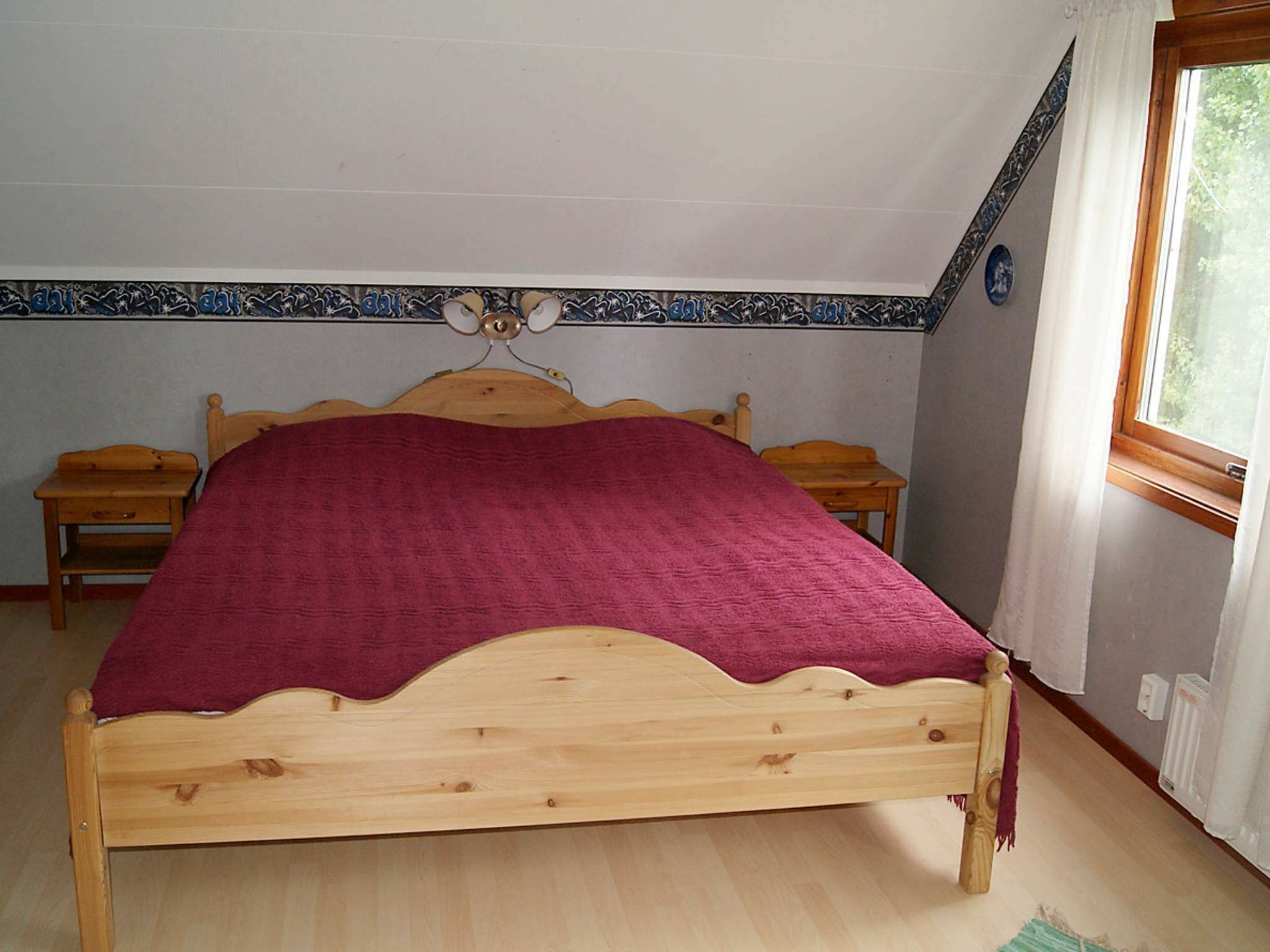 5 bedrooms, individually furnished
