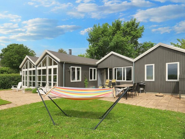 House | Outdoor dining