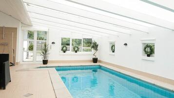 Hus | Pool | Indendørs pool, udendørs pool