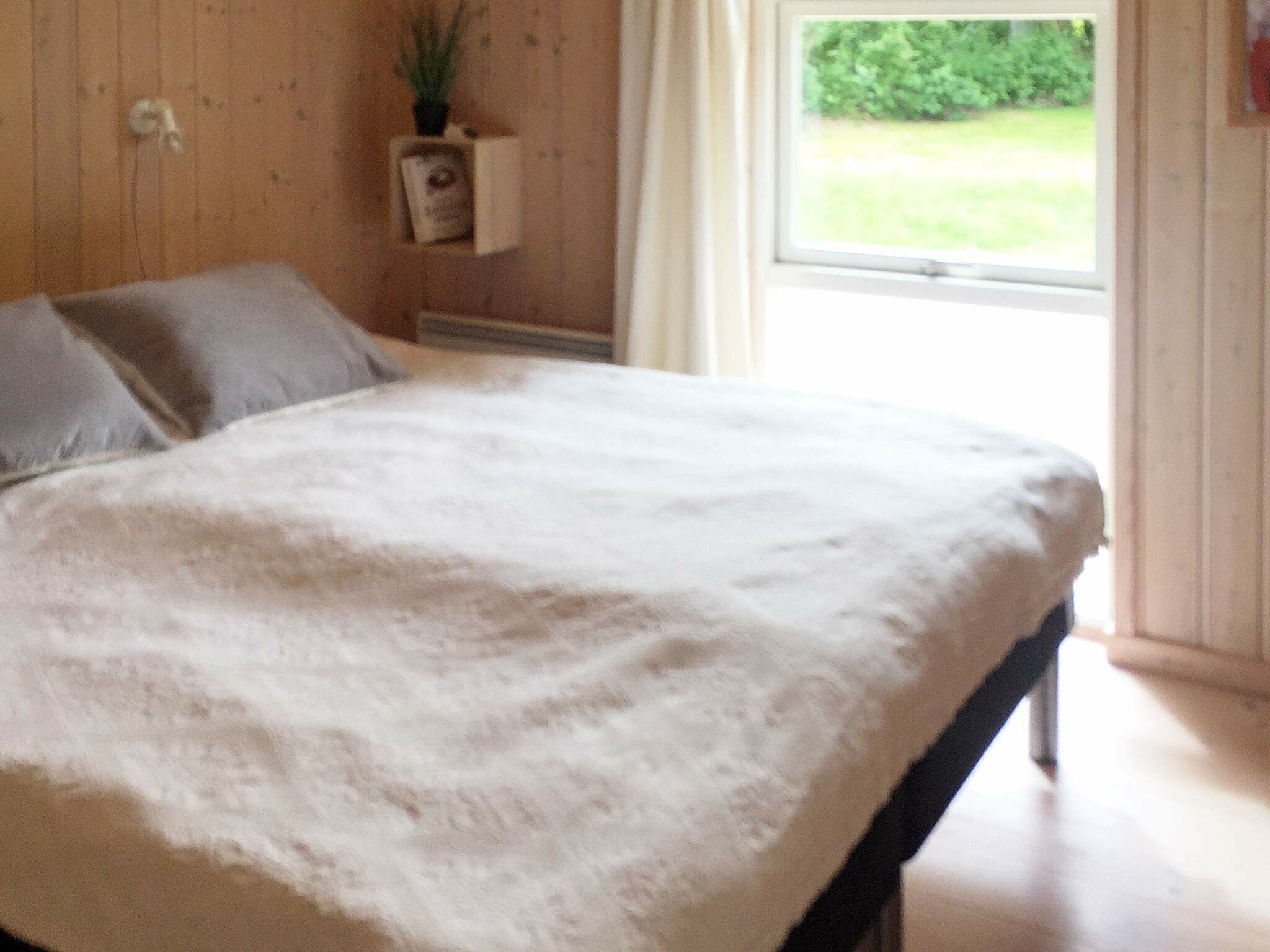 3 bedrooms, cots/infant beds