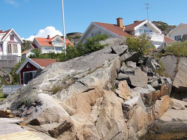 Hus | Utsikt mot vann