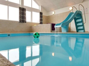 Casa | Piscina | Piscina interna, piscina externa