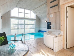 Outdoor pool - Classy Holiday Homein Blåvand With a Sauna (Blavand)
