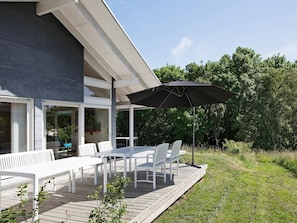 Balcony - Contemporary Holiday Home in Zealand With Whirlpool (Kalundborg)