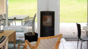 House | Outdoor dining