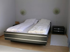 House | 4 bilik tidur, dilengkapkan perabot secara berasingan 