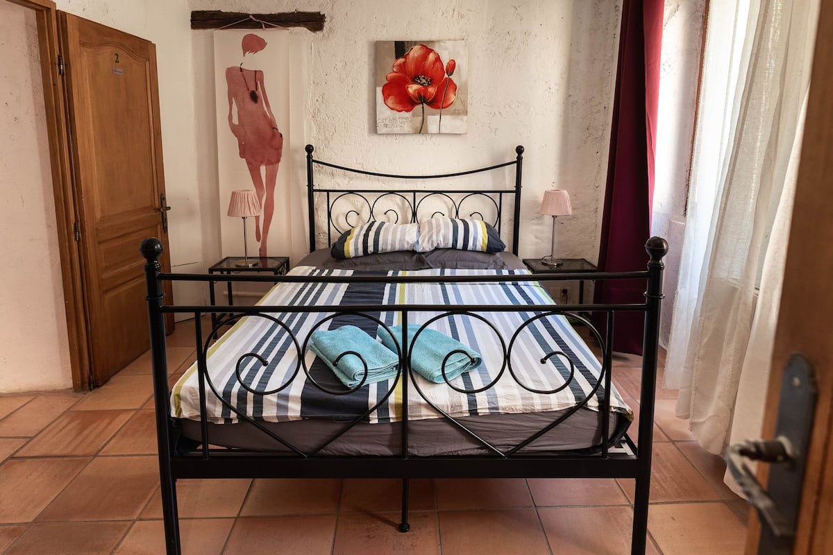 1 bedroom, free WiFi, bed sheets