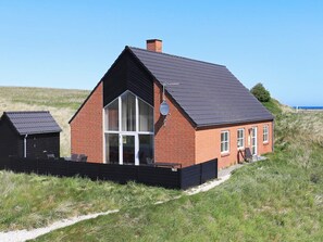 House | Exterior - Secluded Retreat Near Sea - By Traum Ferienwohnungen (Hanstholm)